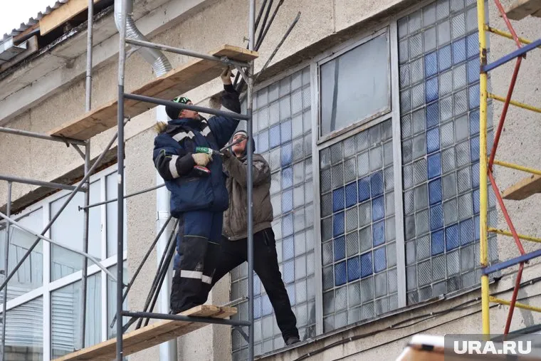 Тюменские специалисты проведут реконструкцию двух больниц в Краснодоне