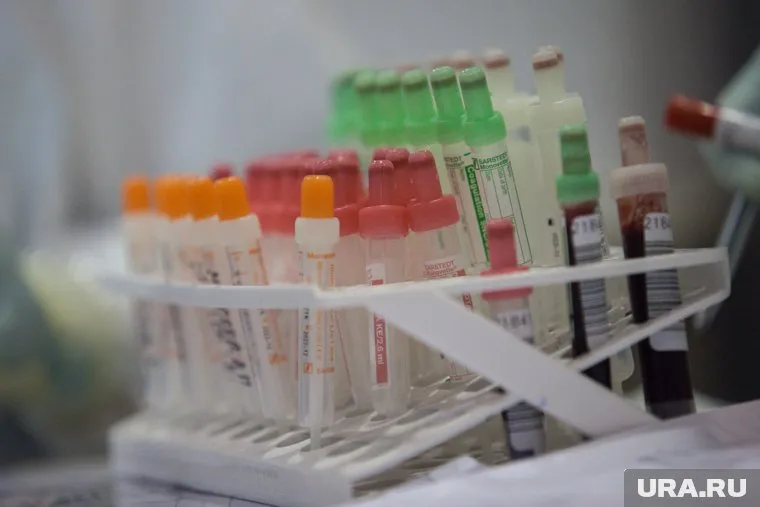 Гибриды быстро размножаются и при этом сильнее, чем уханьский вариант, поражают легкие