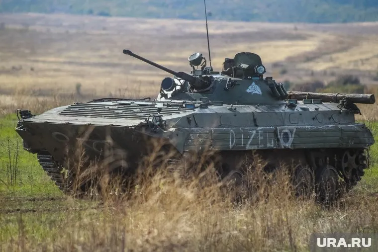 На КМЗ показали, как ремонтируют боевые модули БМП-2