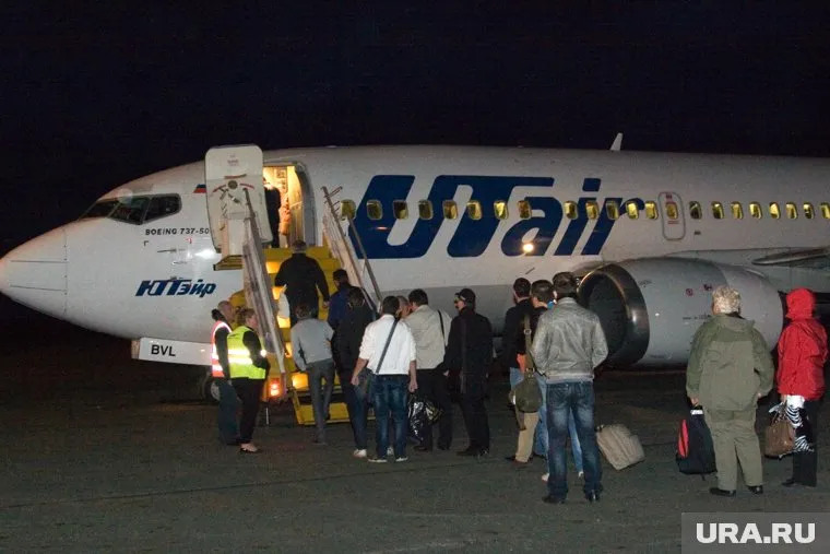 Utair оштрафовали за задержку рейса и необеспечение пассажиров напитками