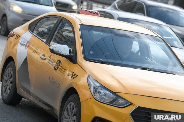 В часы пик цены на такси взлетают в 2–3 раза