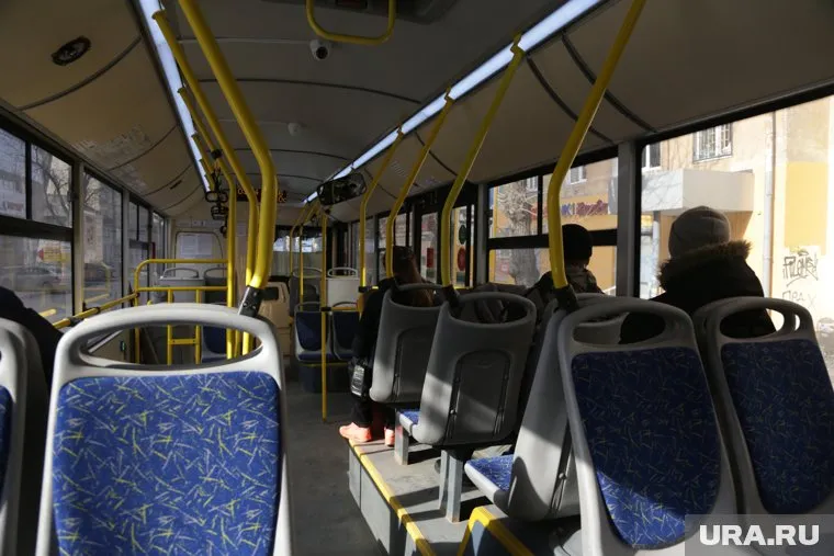 В Роспотребнадзоре посоветовали отказаться от поездок и ограничить личные контакты