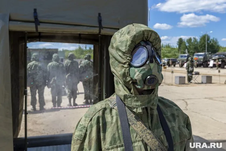 Российских бойцов снабдили химзащитой, чтобы избежать отправления и травм, сказал Андрей Пинчук