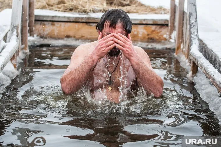 В Тюмени начался чемпионат мира по зимнему плаванию