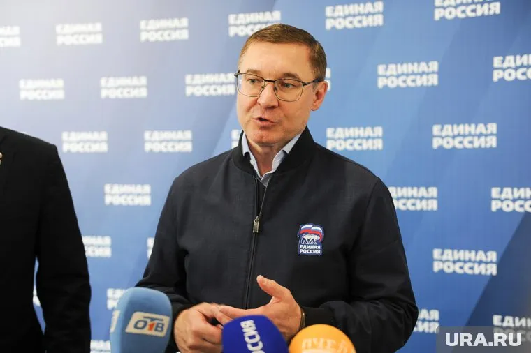 Якушев в День города пожелал тюменцам долгой и счастливой жизни