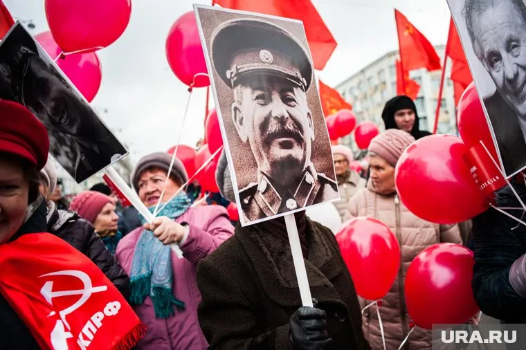 Портрет Иосифа Сталина разобщил системную оппозицию ЯНАО