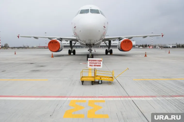 Обещанный уральцам самолет не прибудет в обещанный срок