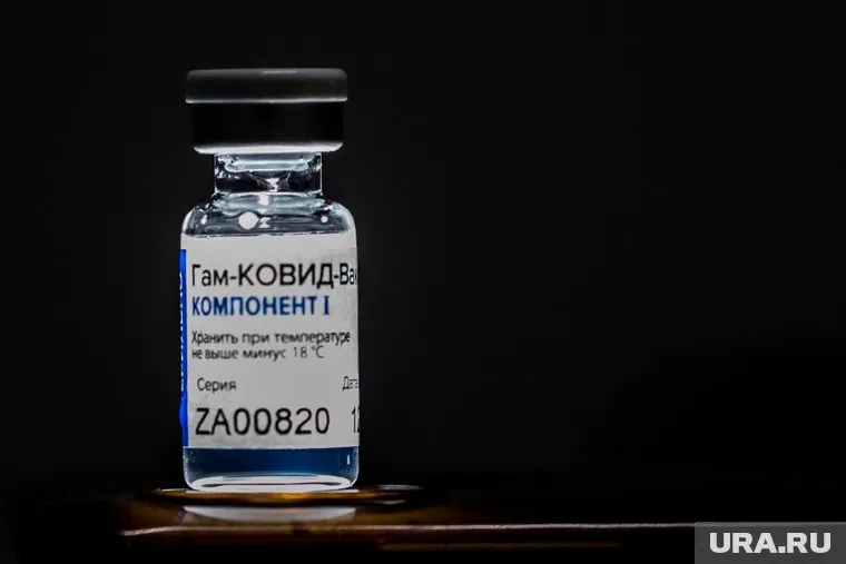 Из-за нехватки первого компонента свердловчанам стали отказывать в вакцинации