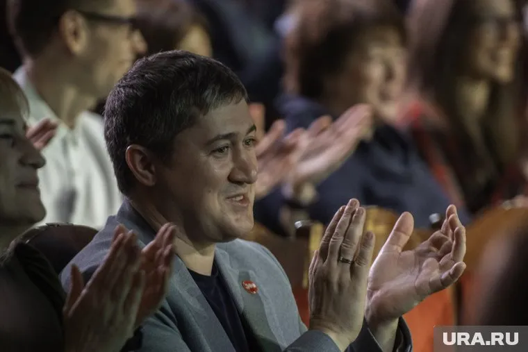 Махонин показал Спивакову ремонт в Пермской краевой филармонии