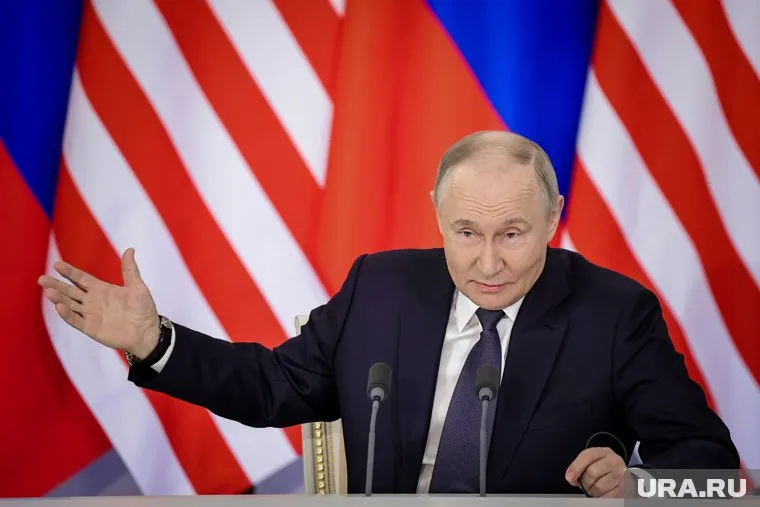 Президент Владимир Путин заявил американскому коллеге Дональду Трампу, что России нужно устранение первопричин конфликта на Украине