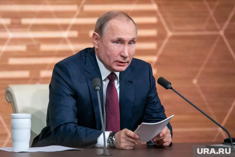 Владимир Путин из-за большой загруженности не читает и не смотрит интервью Юмашева