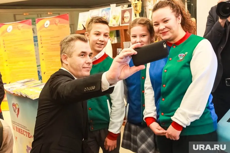 Астахов решил поинтересоваться у выживших на Сямозере детей, как они "поплавали"