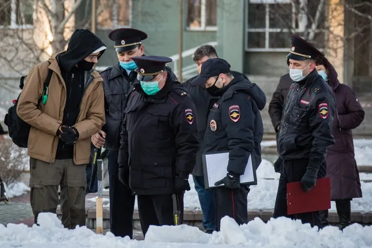 Несогласованный митинг в поддержку Навального. Сургут