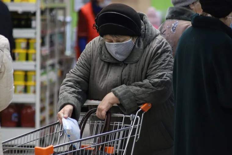 Соблюдение масочного режима в местах скопления людей. Курган