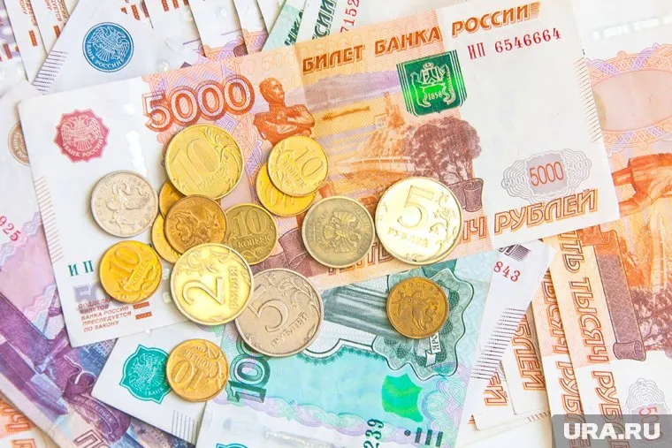 Сумятицу в прогнозы курса рубля вносит возможность новых санкций США