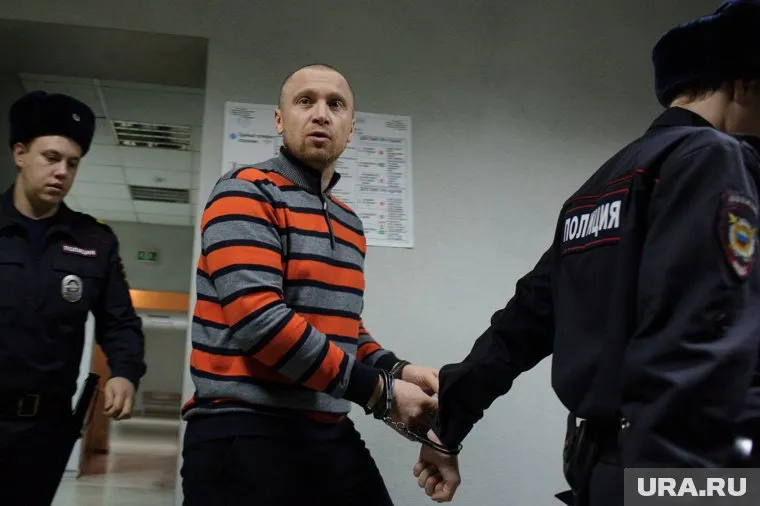 Ему и его сообщникам Ларисе Ассоновой и Ивану Обухову предстоит провести за решеткой три года