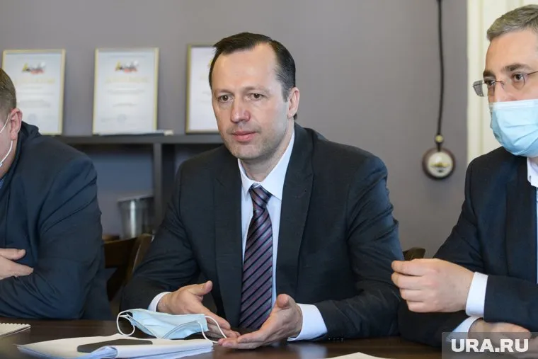 Николай Ульянов подчеркнул, что аэропорт не воюет со строителями