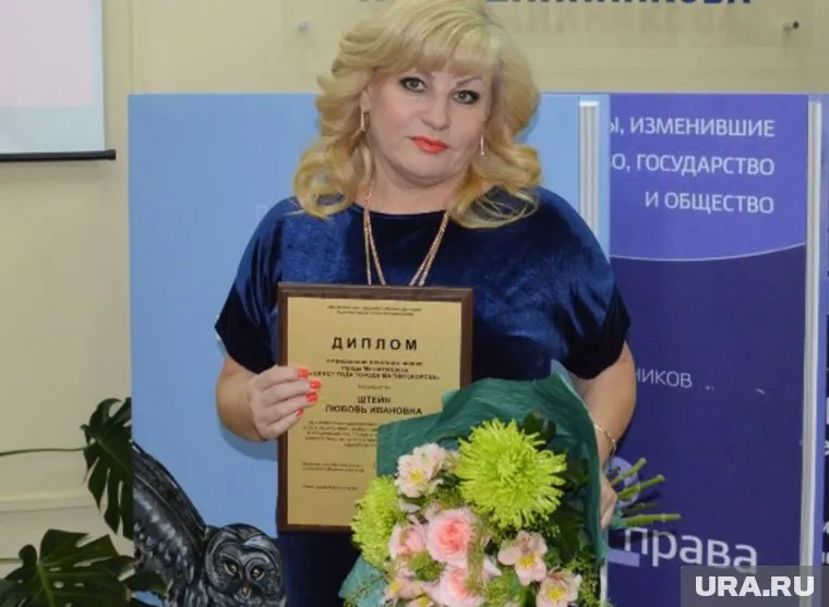 Силовики увели начальника прямо с рабочего места