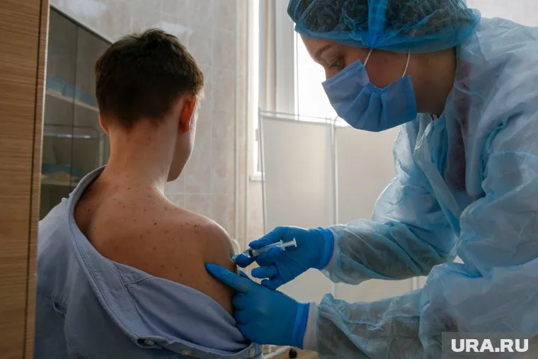 Дети являются главными распространителями COVID-19 из-за социальной активности в школе