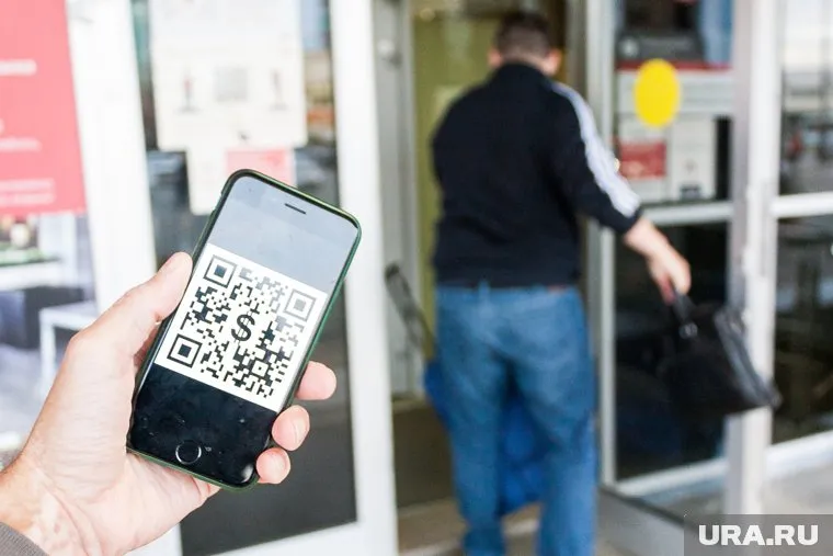 В российских регионах ввели QR-коды для посещения торговых центров