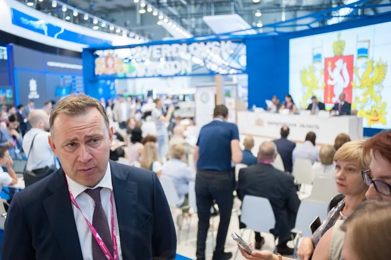ИННОПРОМ-2018. Первый день международной выставки. Екатеринбург , пинаев владислав, герб свердловской области, герб со, иннопром2018, стенд свердловской области