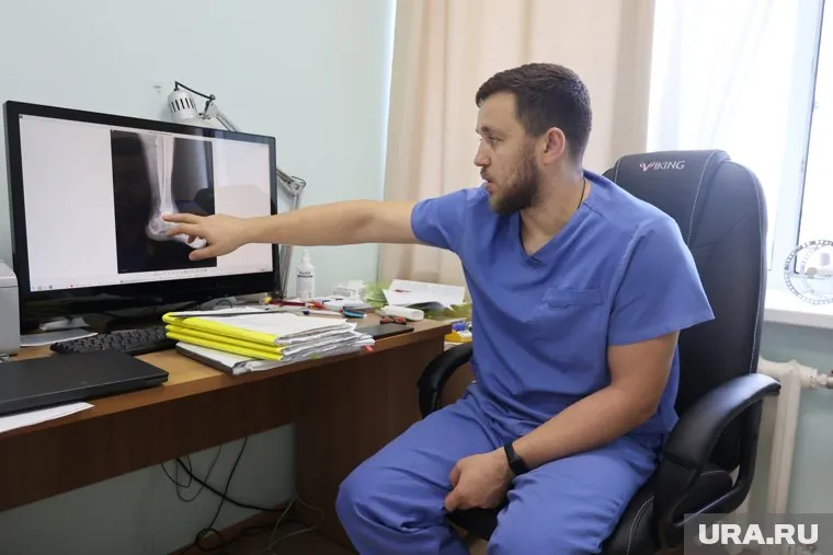 Анатолий Судницын лечит пациентов с диабетической стопой Шарко