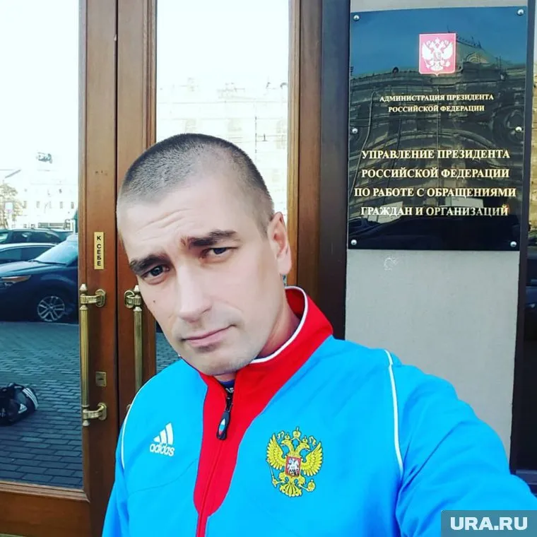 Александр Журба любит общаться с администрацией президента через переписку