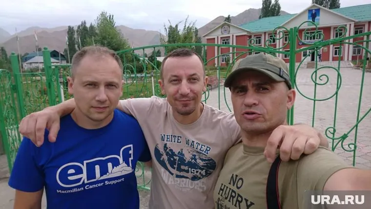 Руслан Тараканов (справа) выложил фото из Таджикистана 27 июля, а сегодня под постом появились соболезнования
