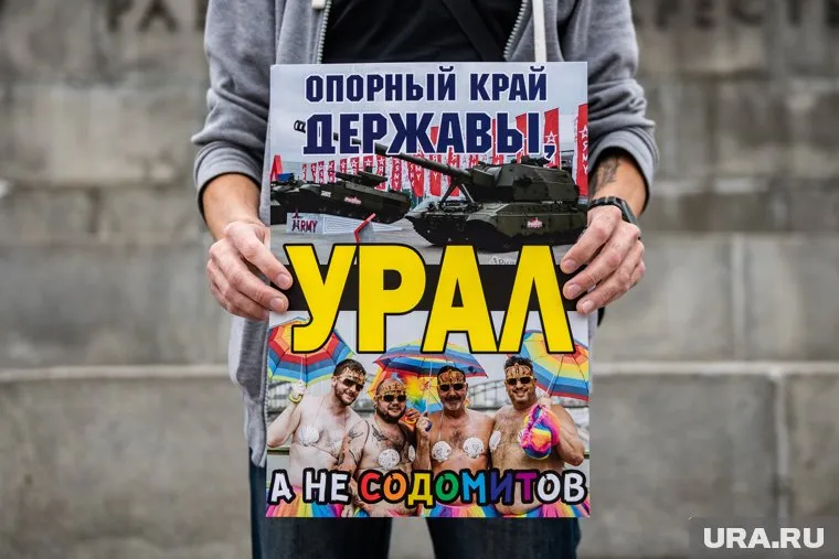 Травести-артиста Сергея Нечаева поймали и сняли на видео его извинения