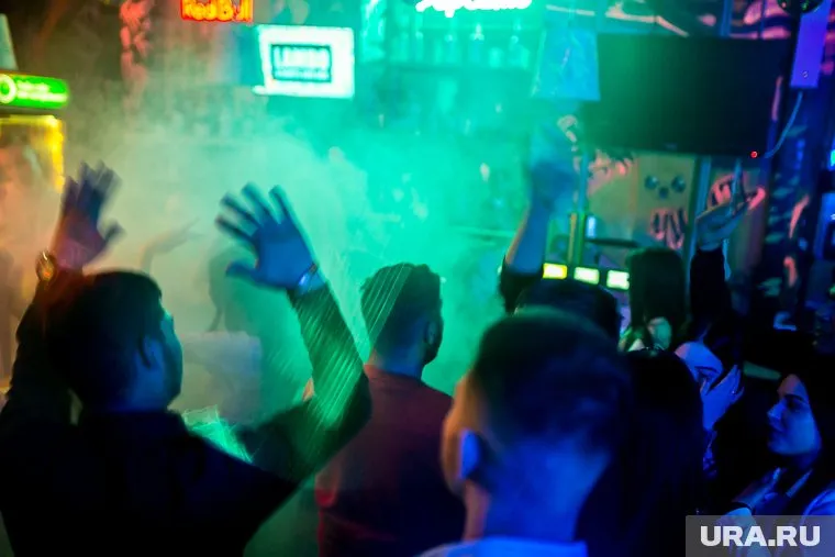 Танцовщицы готовы выехать с шоу-программой на Ямал