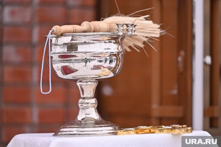 Перед Днем знаний школьников в Курганской области окропили святой водой