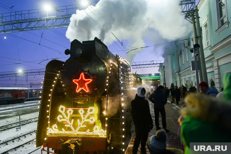 Поезд Деда Мороза путешествует по всем российским городам