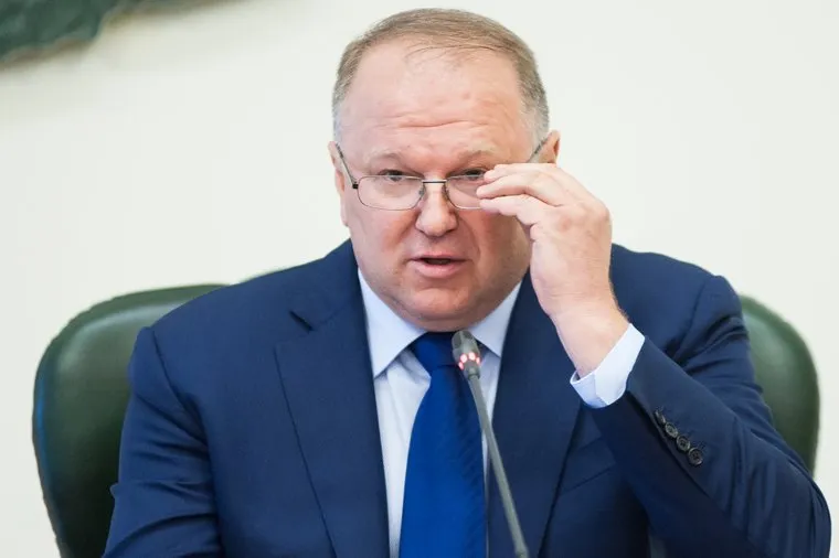Встреча полномочного представителя Президента РФ в УФО c руководителями окружных органов и федеральных органов исполнительной власти. Екатеринбург, поправляет очки, цуканов николай