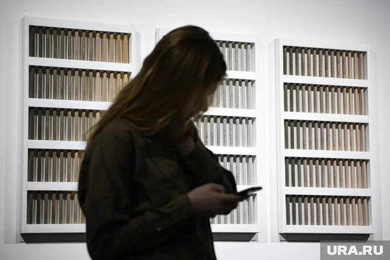 В КГУ обучение на графического дизайнера стоит около 235 000 рублей