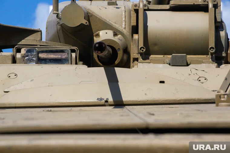 Военнослужащим ВС РФ досталась еще одна шведская БМП