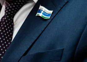 От косовороток до тяжелого люкса: в чем ходят на работу свердловские чиновники