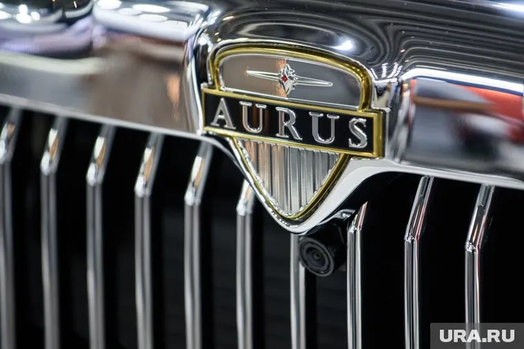 Мухаммед ибн Заида Аль Нахайян прибыл на встречу с Владимиром Путиным на автомобиле Aurus