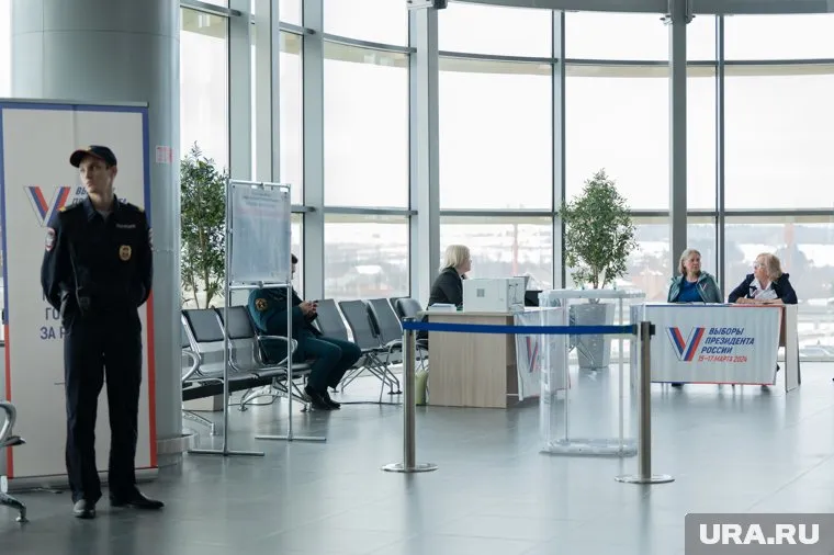 В Кишиневе на территорию избирательного участка кинули два коктейля Молотова, передает ТАСС