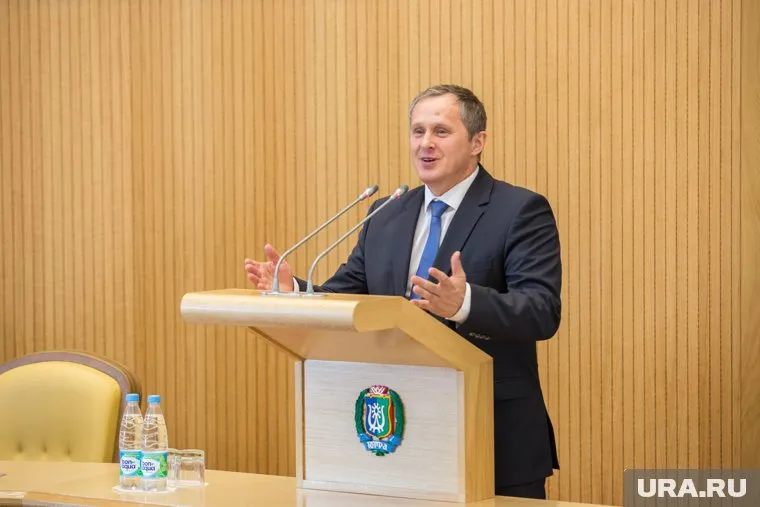 Заявления лидера КПРФ в ХМАО Алексея Савинцева спровоцировали скандал на заседании окружной Думы