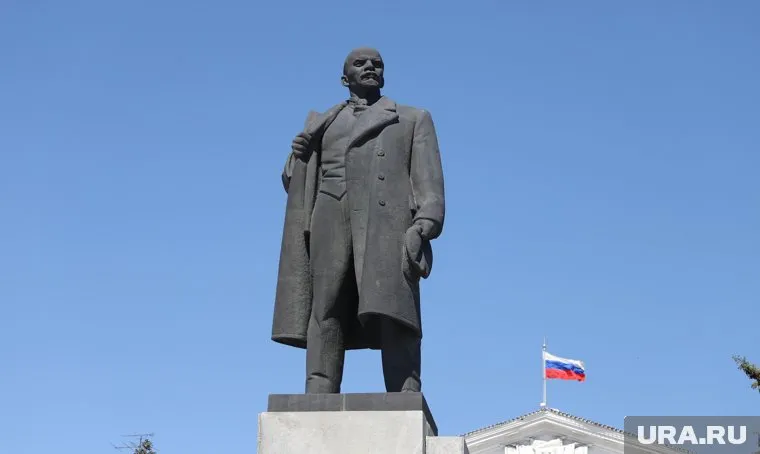 Место для скейт-площадки по проекту отведено не возле памятника (архивное фото)