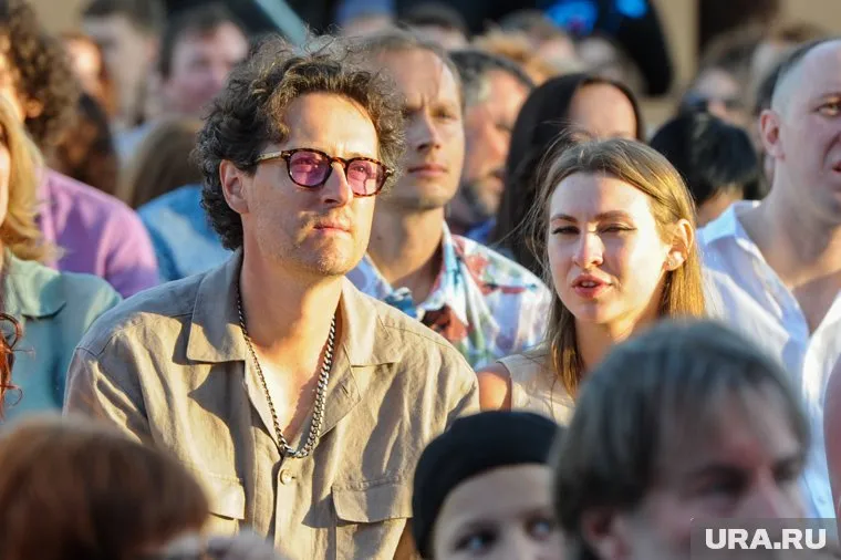 Ярушин (слева) увидел прибытие первого рейса в Геленджике 