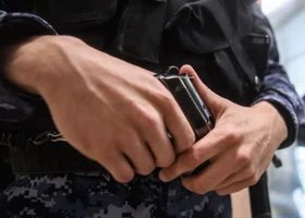 Магнитогорец открыл стрельбу в баре, чтобы отбиться от трех пьяных девушек