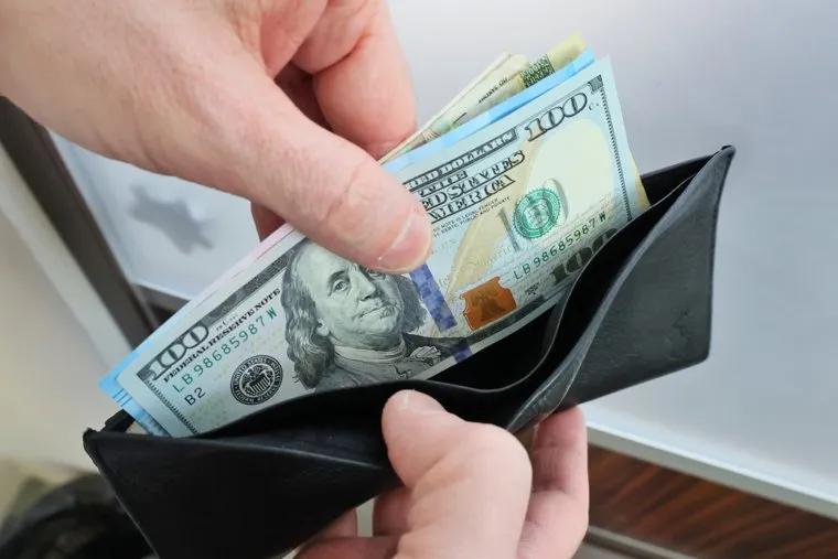 Доллары. Курган