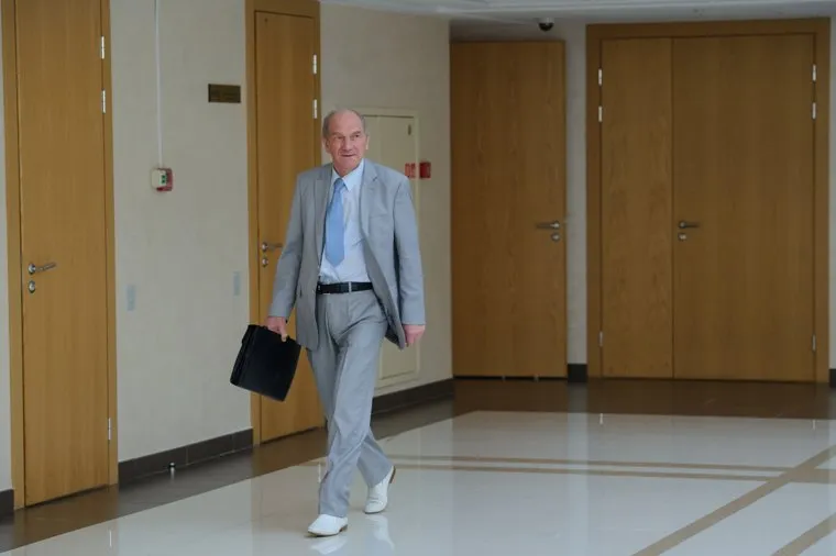 Заседание законодательного собрания Свердловской области перед уходом на летние каникулы. Екатеринбург, воронин николай