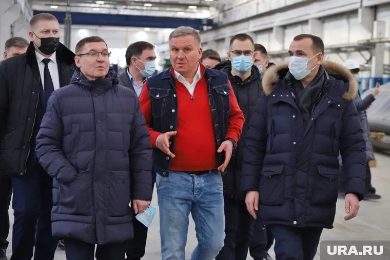 Вадим Шумков (справа) и Владимир Якушев (слева) оценили индустриальные парки, создаваемые в Кургане