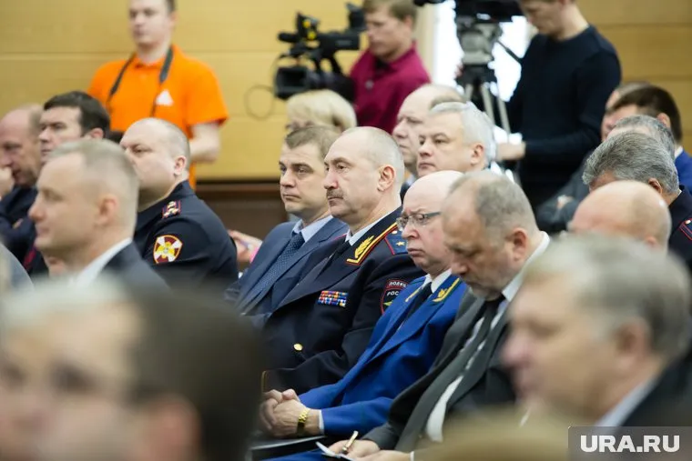 Кроме депутатов, политиков и чиновников на серьезный разговор пригласят самых влиятельных силовиков