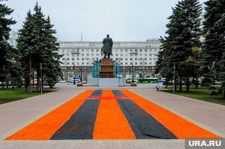 В Челябинске площадь Революции оказалась неприспособленной для инвалидов