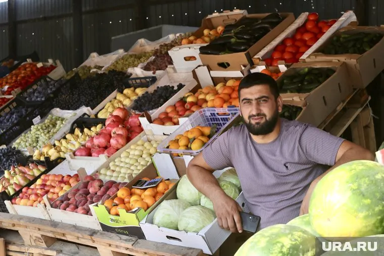 Самые дешевые овощи можно купить на овощных базах