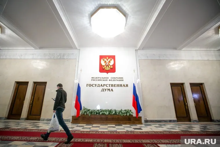 Два депутата Госдумы голосовали на заседании, хотя лежали в больницах с коронавирусом