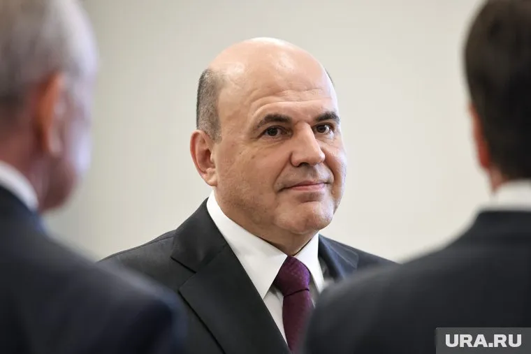 Михаил Мишустин подарил икону Троицкому монастырю